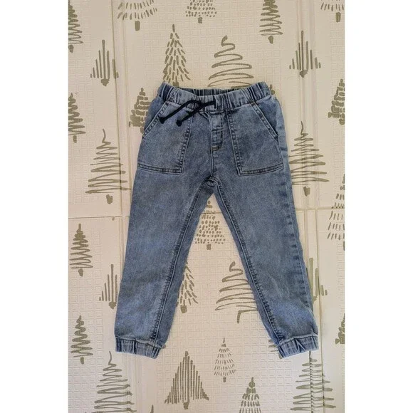 Boys 4T 5T Clothing Lot 7pc Tommy Hilfiger Wrangler H&M Cat & Jack Shirts Jeans - Picture 8 of 9